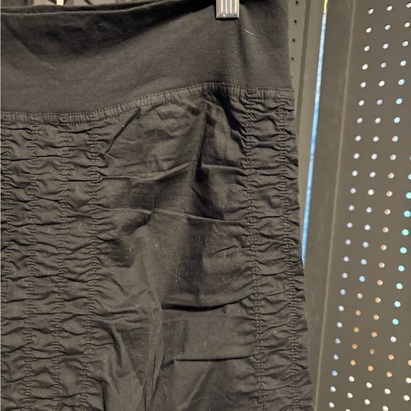 Elegant Black Gathered Mini Skirt - Picture 6 of 7